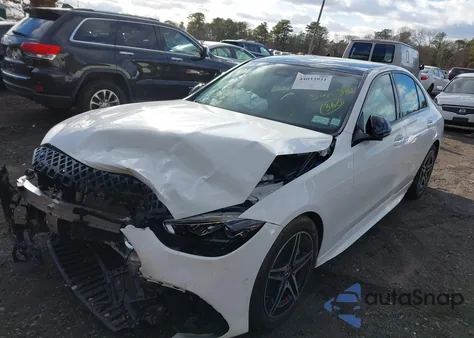 2025 Mercedes-Benz C 300 z USA, uszkodzony, nr VIN W1KAF4HB4SR301522